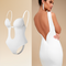 Czarne Body Damskie Bez Pleców do Stylizacji z Odkrytymi Plecami - Elegancki Minimalizm na Każdą Okazję 1