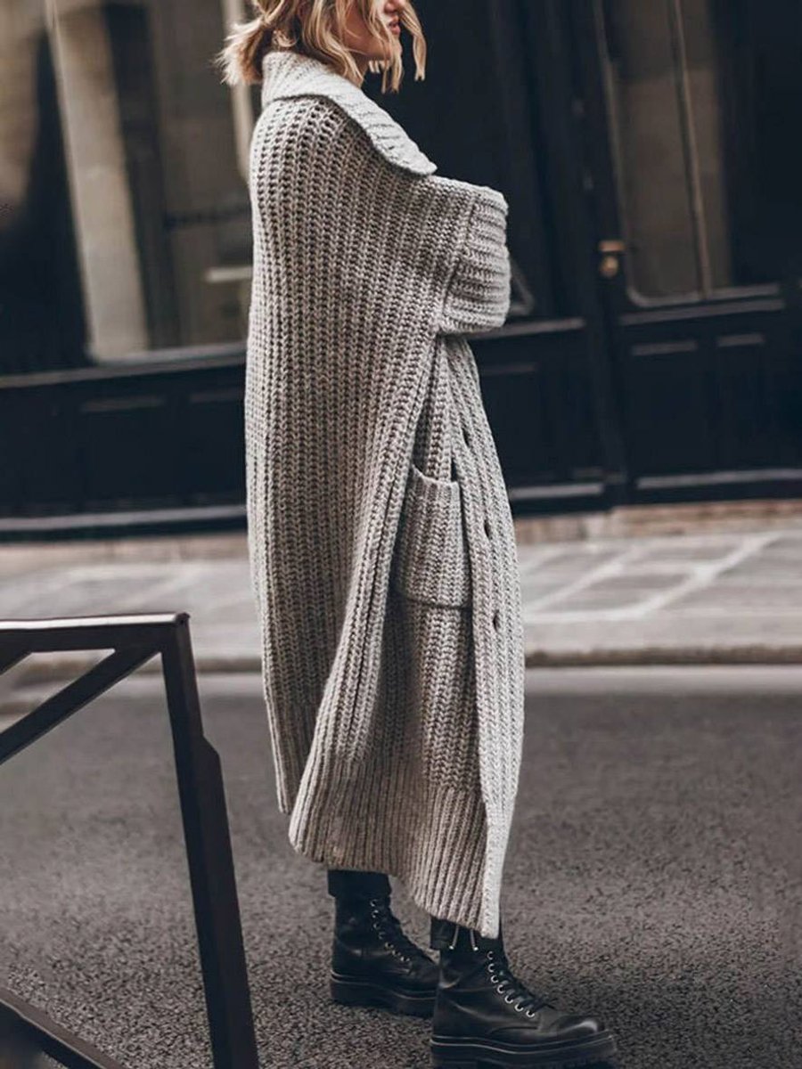 Damski Sweter Oversize z Grubej Dzianiny z Guzikami i Klapami na Jesień i Zimę 2