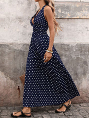 Elegancka sukienka maxi w groszki z dekoltem halter na lato 8