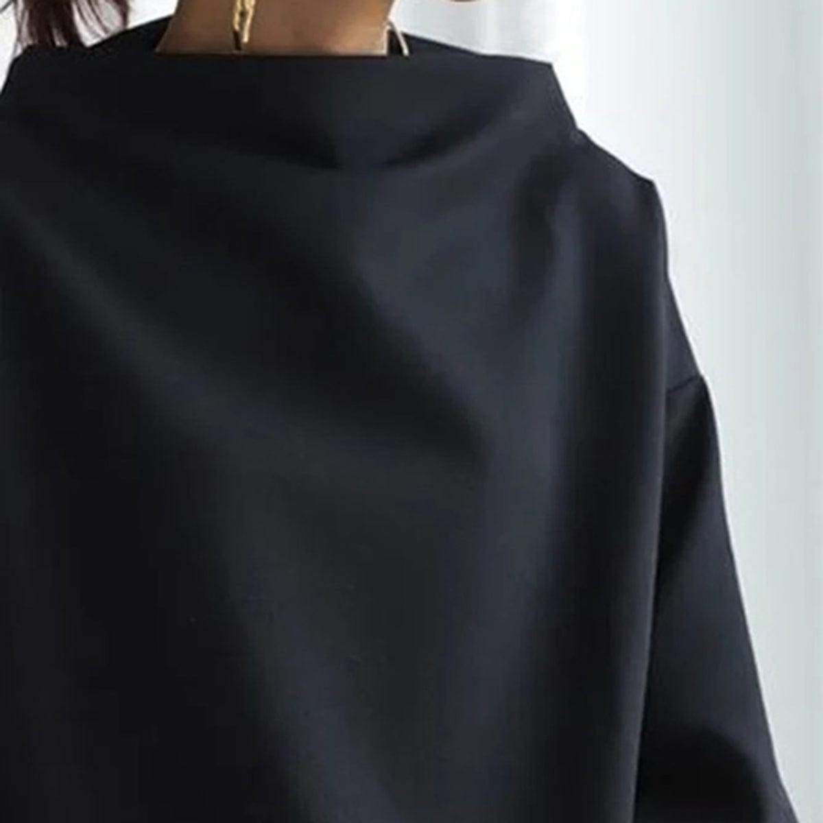 Elegancki Top Damski z Wysokim Dekoltem - Topy Damskie na Każdą Okazję 4