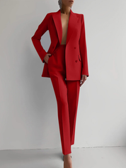 Elegancki damski garnitur - nowoczesny styl na każdą okazję 0