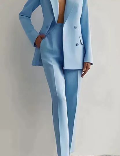 Elegancki damski garnitur - nowoczesny styl na każdą okazję 6