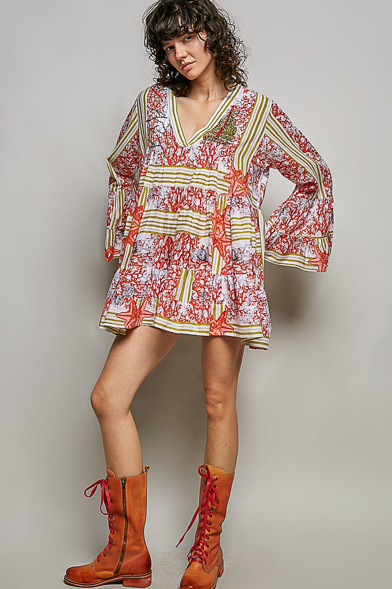 Sukienka mini w kwiaty z długim rękawem - boho styl na lato 4