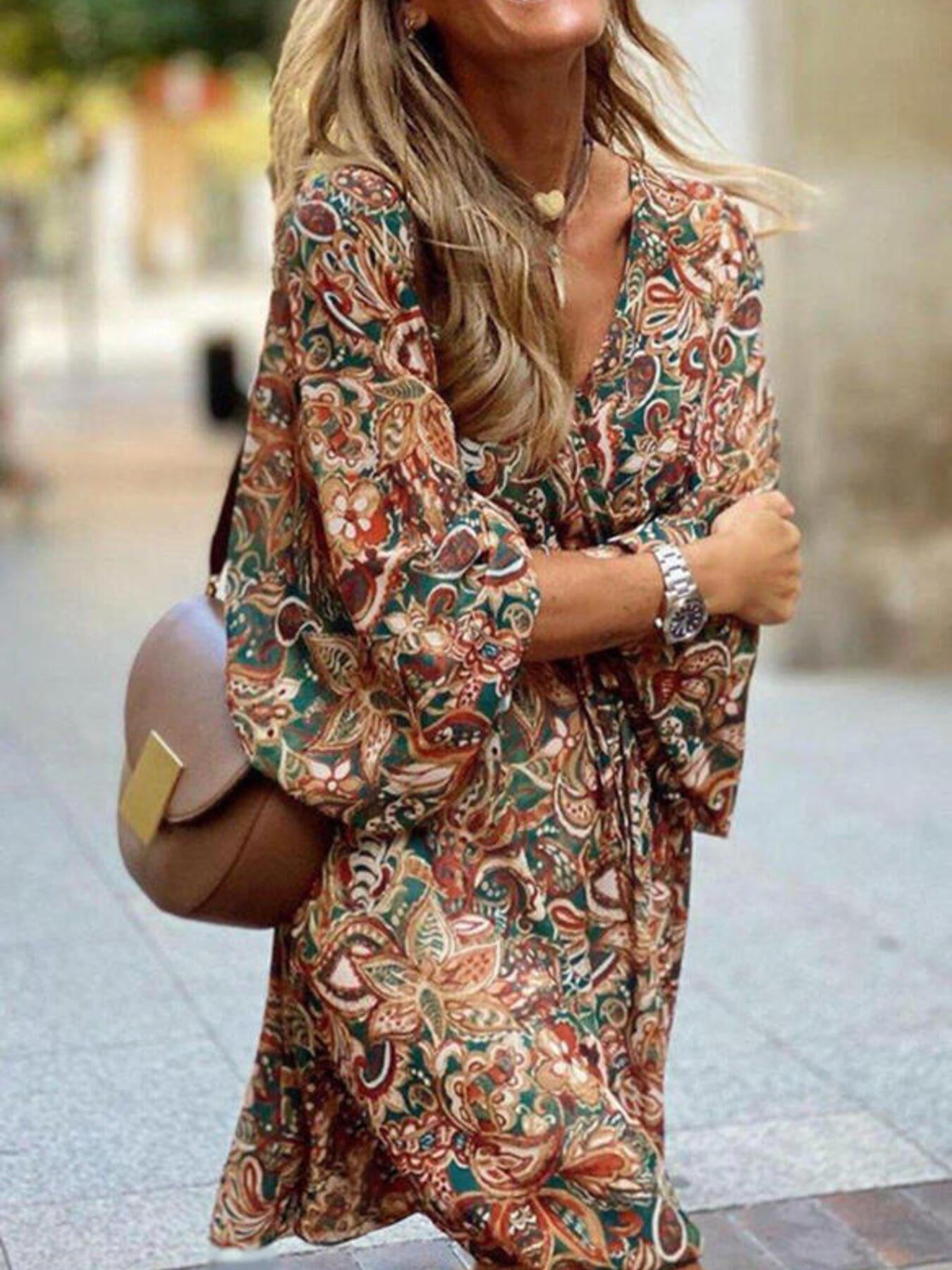 Sukienka mini z bufiastymi rękawami w stylu paisley na lato 2