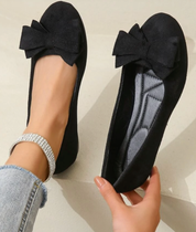 Wygodne klapki damskie z kokardką - elegancki styl na każdą okazję 6